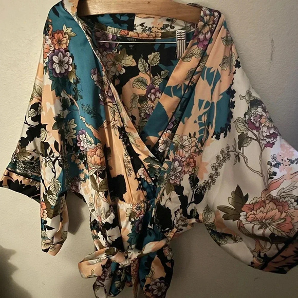 GUESS Shakira Floral Print Kimono Top Size Small Turquoise Pink - Picture 2 of 5